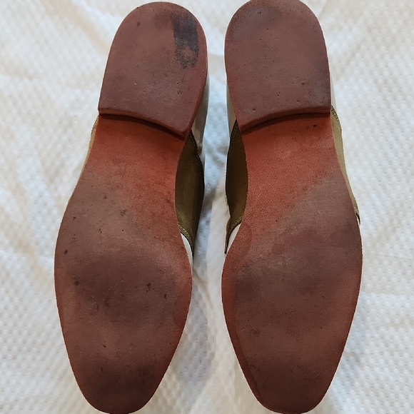 Joan & David Stylish Two-Tone Women's Suede Shoes - Picture 7 of 10